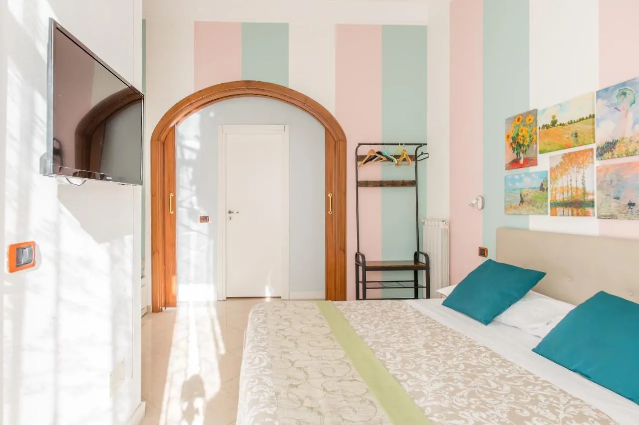 Residence Appartamenti Santa Teresa A Chiaia Naples
