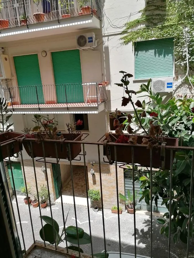 Residence Appartamenti Santa Teresa A Chiaia Naples 2*,
