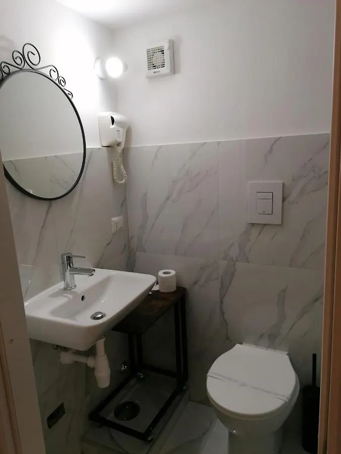 Bed & Breakfast Residence Appartamenti Santa Teresa A Chiaia Naples