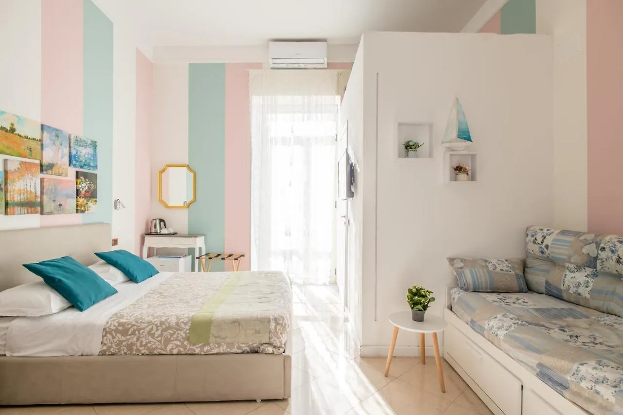 Residence Appartamenti Santa Teresa A Chiaia Naples