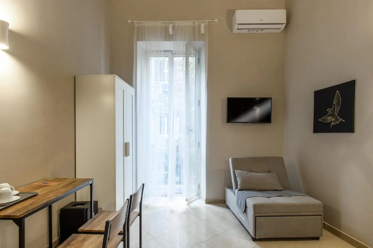 Residence Appartamenti Santa Teresa A Chiaia Naples Italy